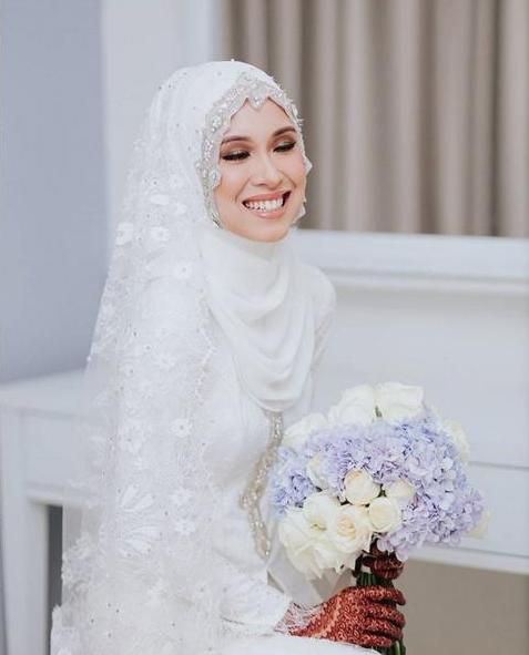 27+ Inspirasi Gaun Nikah Cantik